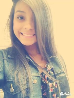 Prazer, Yngrid Moraes .. Sou chata, legal com quem eu quero, as vezes sou grossa, choro sem motivo, tenho a voz irritante, amo meus amigos,sou ciumenta