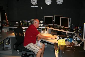 HAM SINCE 1986 LIKE DX.CW.CONTEST PI4DX RETARED BEST JOB EVER