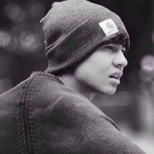 18 || i have a thing for a bassist named calum hood || luke/4 12/29/13