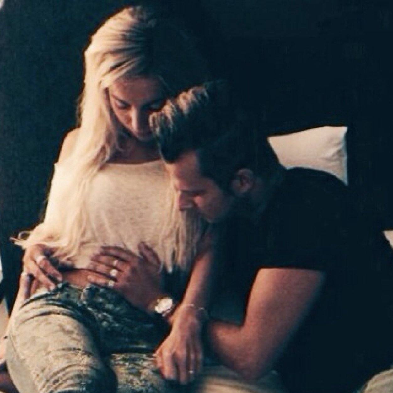 Hillary enceinte ? Réponse trés vite ! #TeamHillary #TeamVincent