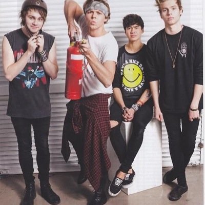 FOLLOW @calumshotcakes PLS IFB JUST ASK