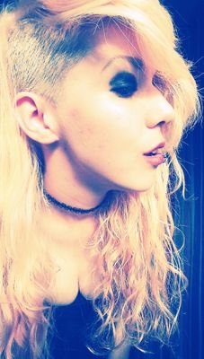 name:Christina, Luke Friend has taken my heart! instagram:CHRISTINA_827