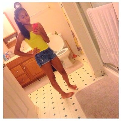 nayeliiim's profile picture. 