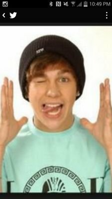 please retweet this https://t.co/7xEMjoXFyo please also tweet #Maddie4UGirlSomeday I want to make my dreams come true Austin followed 12/29/14
