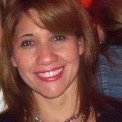 Sanjuanina, arquitecta, docente-investigadora, verdinegra de corazón, enamorada de mi tierra y de mi amor el verdinegro..aprendiz de nadadora y corredora.