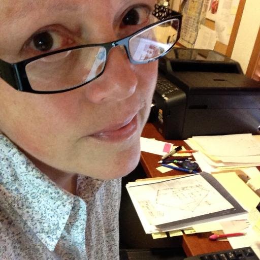 Gardener, designer, writer, photographer. I admire: compassion, heart. Blogging at https://t.co/mNnkUR2BiI.