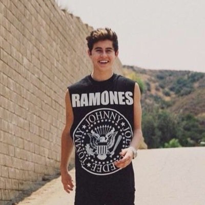 #teaminternet forever♡ 
viners are pretty darn cute❥
internet boys are my kings♛