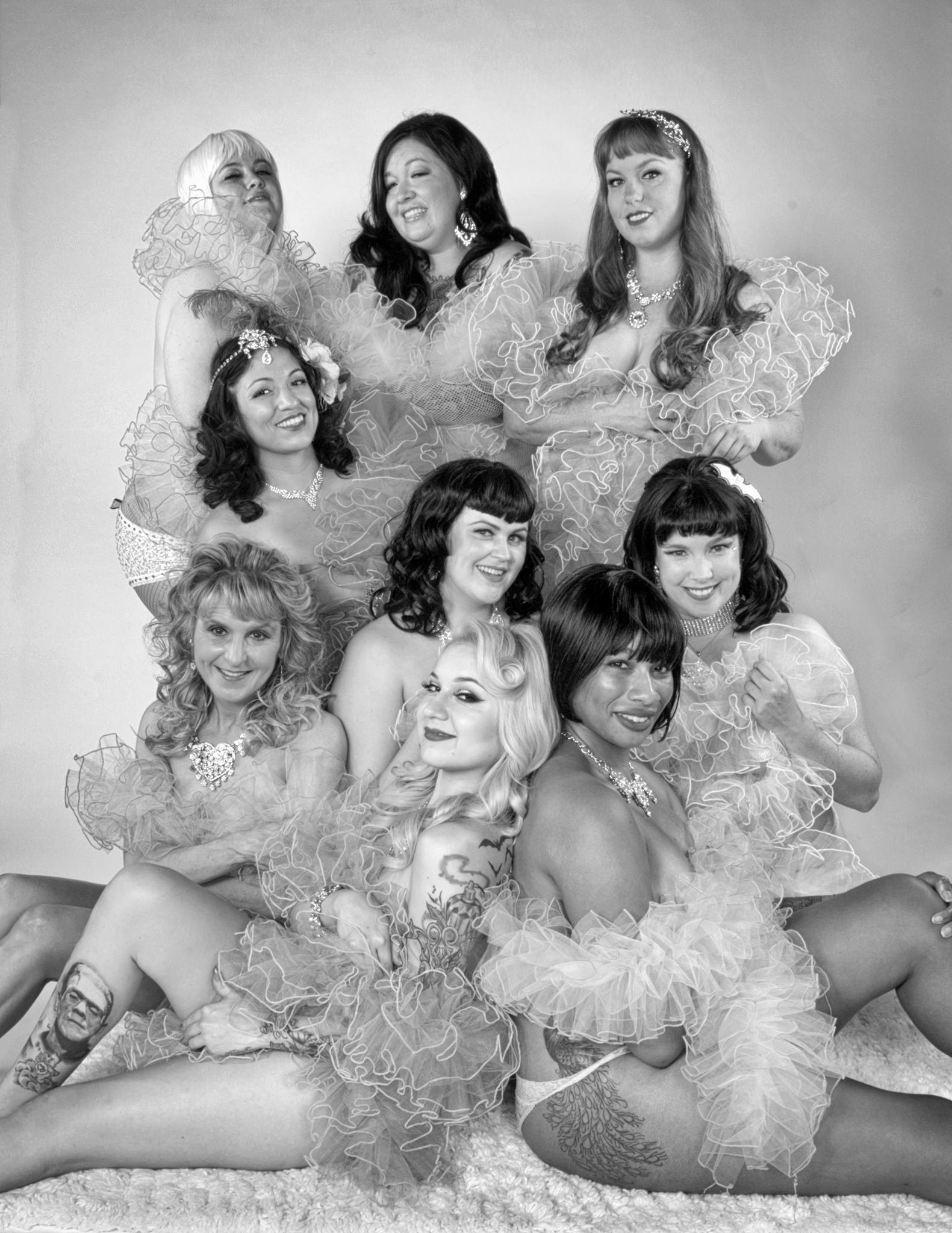 Our shows run the gamut from sexy and 
scintillating to humorous and daring, with a nod to burlesque’s roots. Awarded Best Group @SABurlesqueFest  2013.