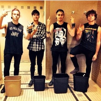 5SOS? 5SOS.