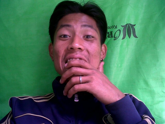 Cowo tuh. Bukan dancing tapi SKATEBOARDING