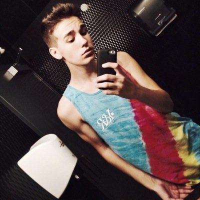 youre gorgeous so i followed you!! plz follow @thotsiderhbu :)