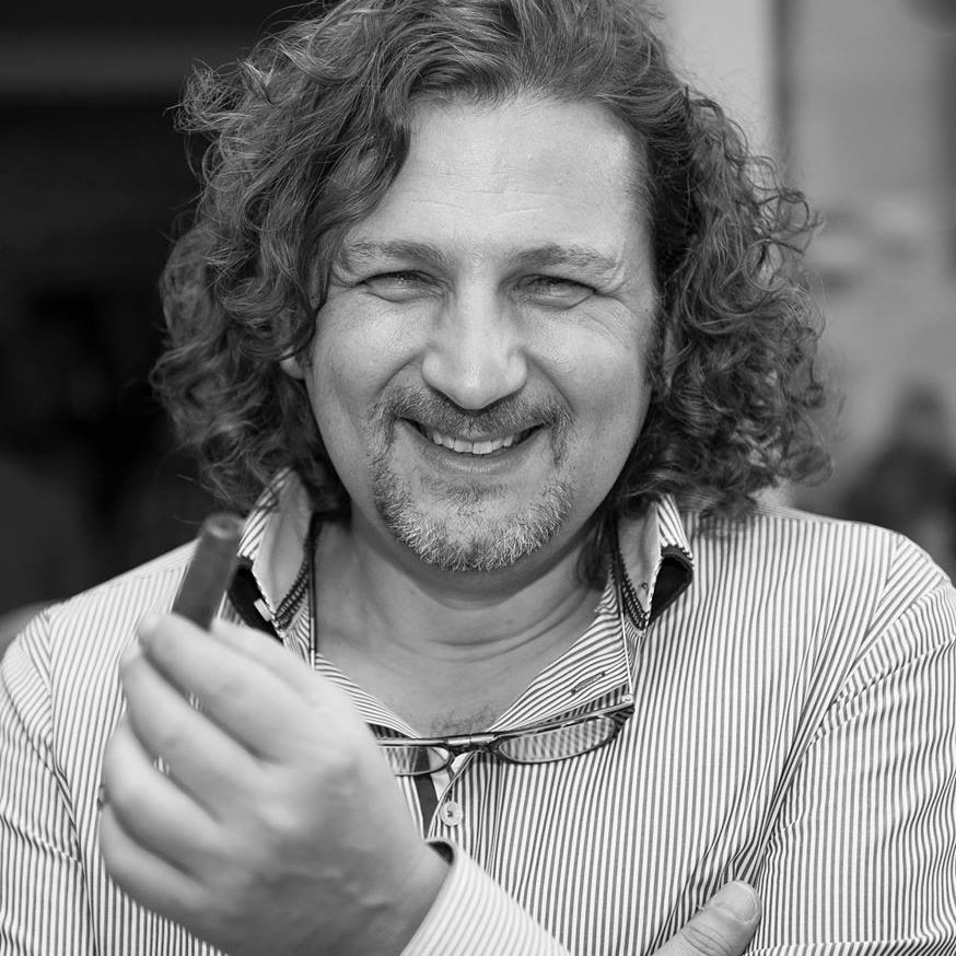 OldCubanCigar's profile picture. Obsessive collector and historian of Cuban Cigar antiques. Publisher of Partagás El Libro and Painted Walls Havana. Writer, lecturer, designer.