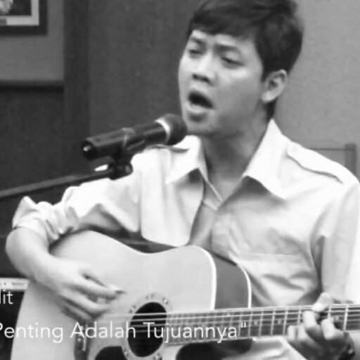 Akun kontras rasional, kadang tidak sepemikiran dengan umat mainstream..

Foto avatar adalah Musisi idola saya, @massdidit
