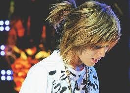hi i am lee taemin but my friends call me taeminshinee is my band name K-pop if u haven't heard of it go on youtube follow me i follow back ✌(im 16)