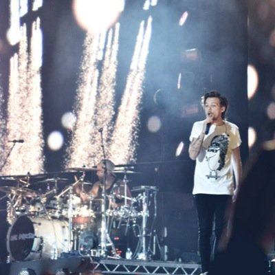 Go follow @fuckignzayn and rt the link in her bio! Tysm!!!