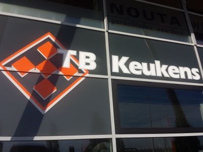 Welkom bij TB Keukens, sanitair en vloeren. 
Voor het totaalconcept van uw keuken, badkamer, toilet en vloerafwerking.