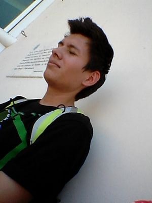 Amo jugar futbol :3