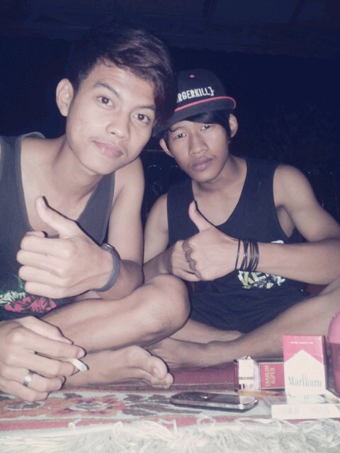 simple aje | lead guitar on @SUMMERSQUAD10 | Nur Umi Maysyaroh :* ({}) |