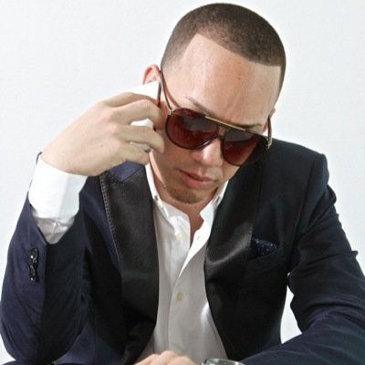 Fotografo y Camarografo he trabajado con artistas como Manny Montes Cosculluela Daddy Yankee Divino Jalvarez Cristina Joan the hit machine y El Cata