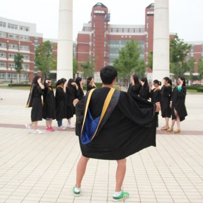 370158086's profile picture. 看看书 睡睡觉 打打球。