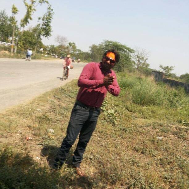 royalpetro1's profile picture. 