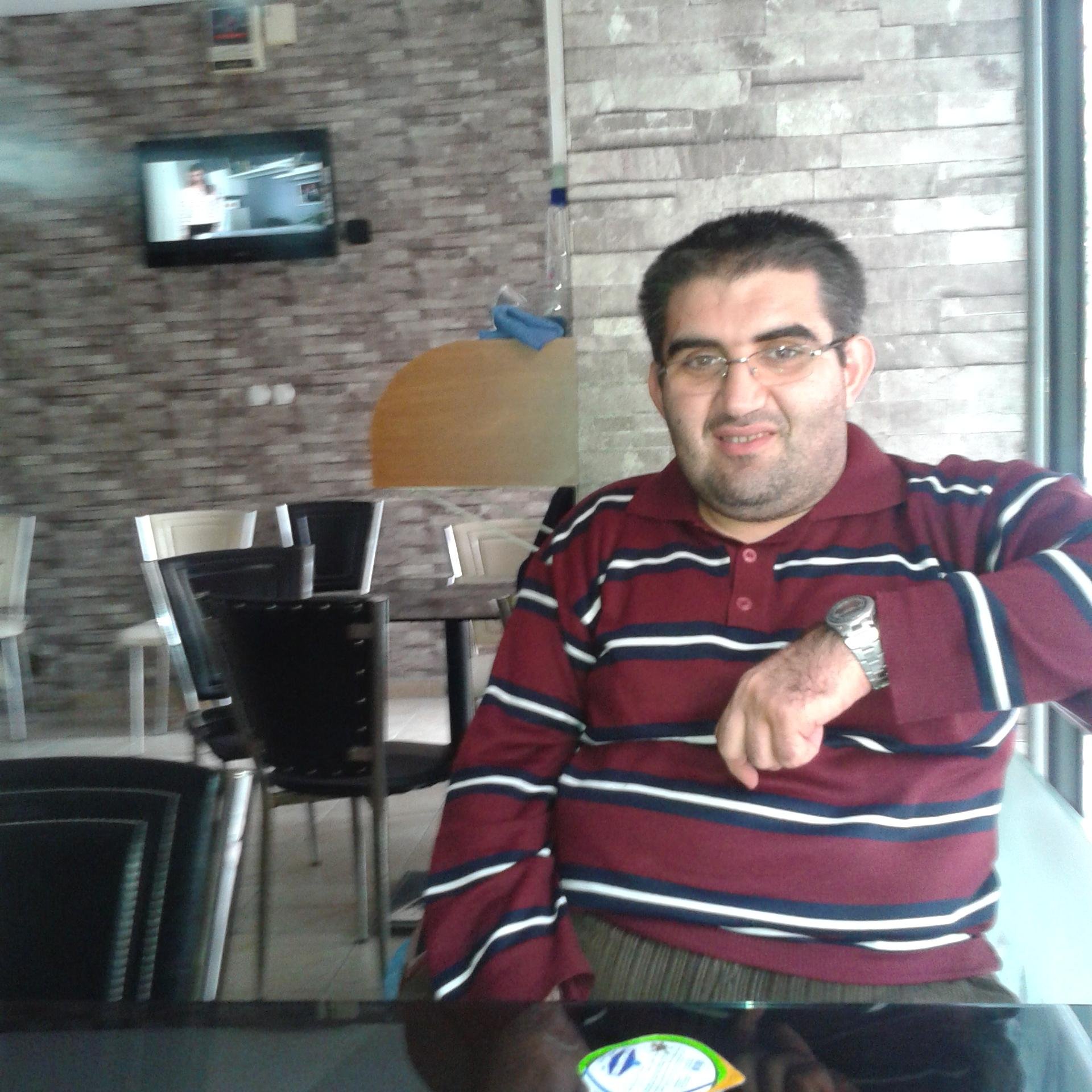 erdem18182's profile picture. 