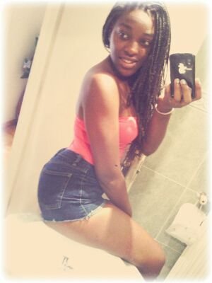 Todavia no nace la perra que me ladre & me haga bajar la cabeza  #CogeloPaTiEnvidiosa 
INSTAGRAM @SHARONCITAH Follow me :)