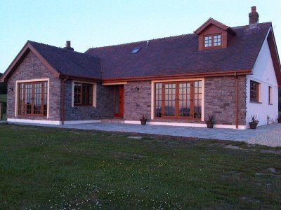 Beautifully restored stone cottage in the heart of Gower, South Wales. Sister cottage to @CerrigGlanGower. Sleeps 8.