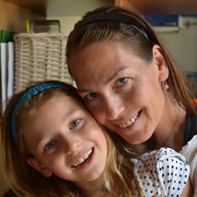 Early Experiences Expert (0-6), author SPELEND IN BEWEGING, mom of Chanel. Preschool,Babymassage, mommy&me, innerchild awakener. Blogger IT & NL, EN.