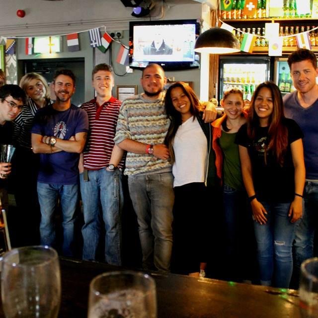 Ingles en el exterior, con una Universidad. Una oportunidad gratis y vivir el ingles 100% Proyecto de todos! speakeasy.immersions@gmail.com Manchester- Preston.