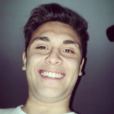 Estudiante de psicología y daltonico. Amante de los animales.