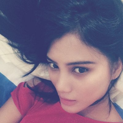 It uslubidagi fotosuratlarda katta eshakli Mulatto ayollar It uslubidagi fotosuratlarda katta eshakli Mulatto ayollar