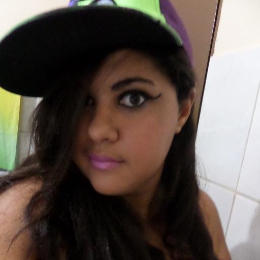 Capricorniana,corinthiana,de bem com a vida,Sou uma Gunner assumida S2             Amo viajar,praia,sol... \m Estudante universitária da #UFPB  ^^