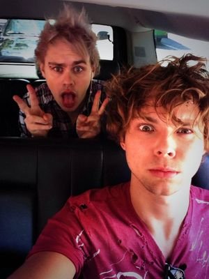 Do not follow this account//// free  follow from @Penguinx5SOS