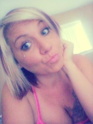 LaPoshbeauty's profile picture. Mom of all boys.  Wahm . Avon rep . Love anything creative, photography, makeup, reading, beauty, quotes, pinups, shopping, the list goes on. :)