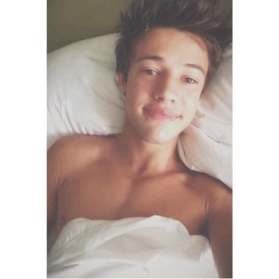 could you please follow @orneksays it would mean world. And ask for a dm to cam, shawn, gilinsky, nash, taylor, carter, aaron, jacob, sammy and dillon
