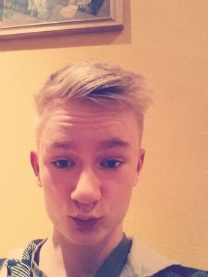 BartramIch's profile picture. Ich bin 14 Jahre alt lebe im Deutschland/ Niedersachsen gehe in die 8. Klasse
Ich liebe Dschungelcamp, Big Brother und die Alm
Ich bin Saminaitor♡♡♥♥