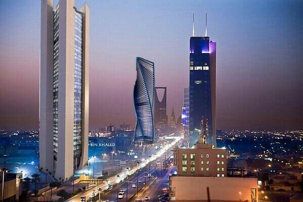 مميز بادارة الصفقات التجاريه ومميز بادارة الامﻻك الاستثماريه والتطوير وتخطيط .