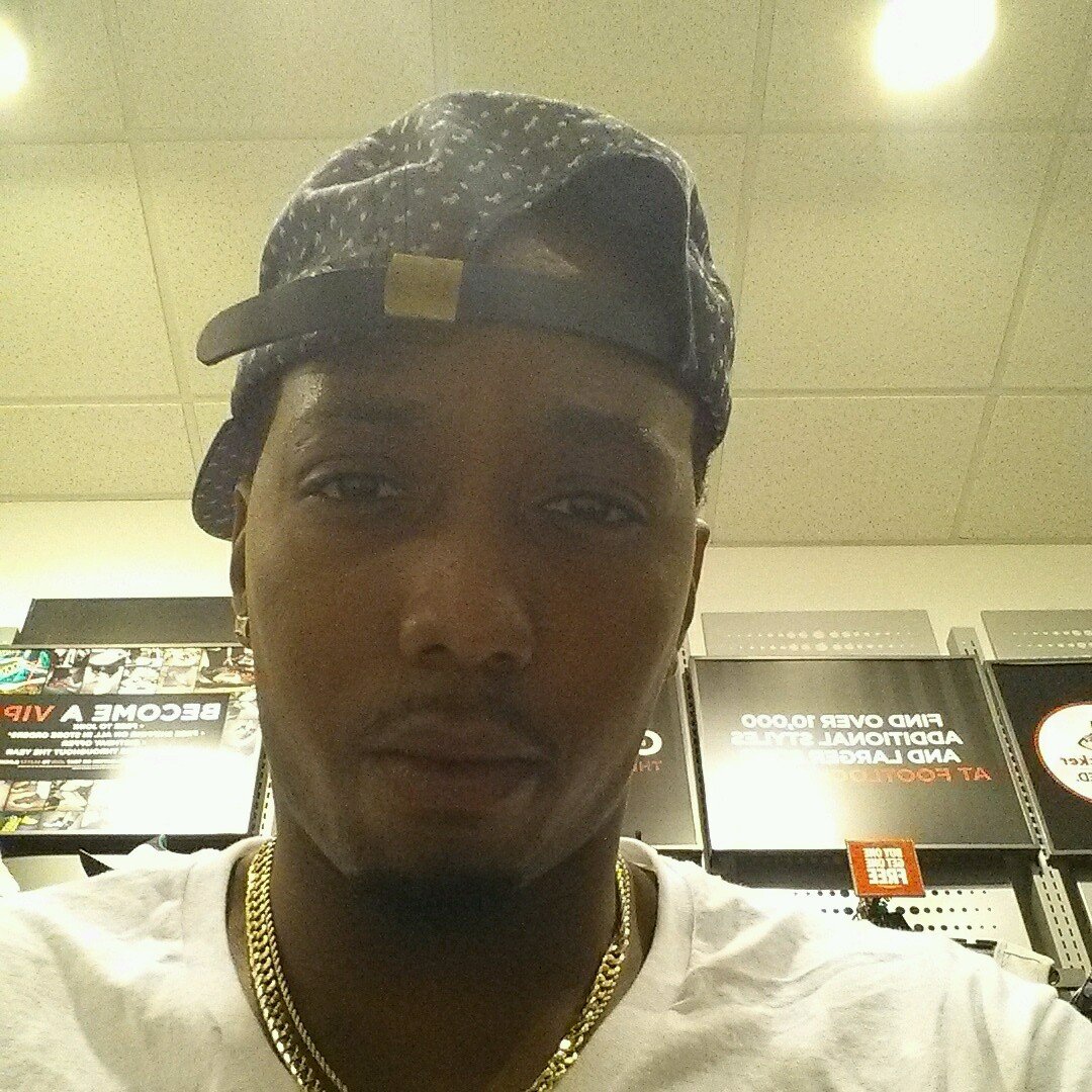 HolyHighness_32's profile picture. I pray I'm forgiven for every bad decision I made every sista I played...shit I'm still paranoid till this day.but it's nobody fault I made the decisions I