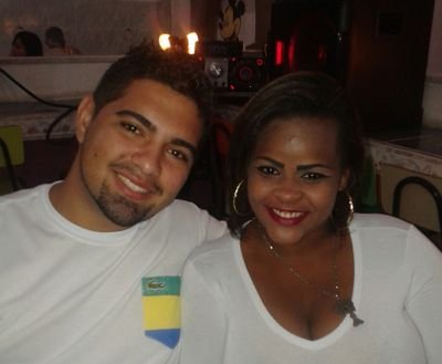 Um verdadeiro casal e aquele que briga por tudo . Mais munca se separa por nada JULIA RESENDE . ♫