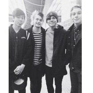 i just wanted to know their names but then ¡BAM! this 4 weirdos became my life