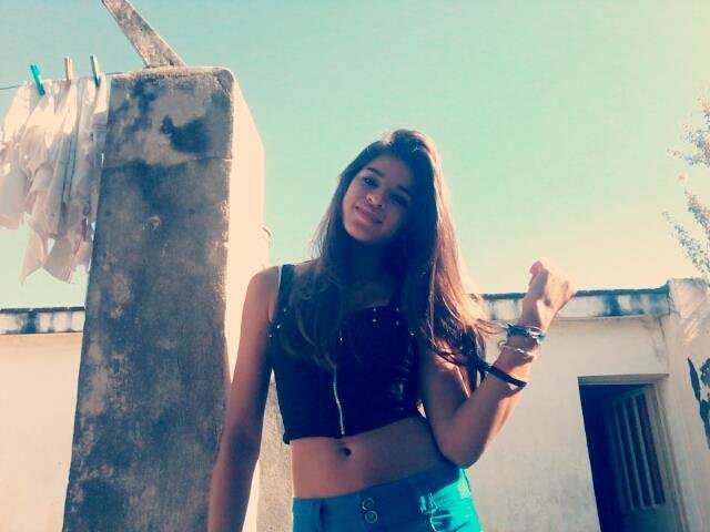 mi debilidad es el chocolate y tu sonrisa soy arianista y belieber♥ amo con mi vida a talleres seguime y te sigo