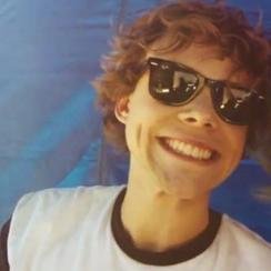 ivoteem's profile picture. @ddlovato @5SOS