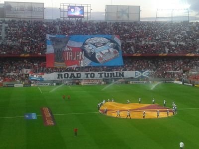 Exjugador de la olimpica  del valverdecf y del C D Zarza.Amante al futbol.Mi corazon es sevillista desde pequeño.El amor de mi vida se llama Javier Macias Perez