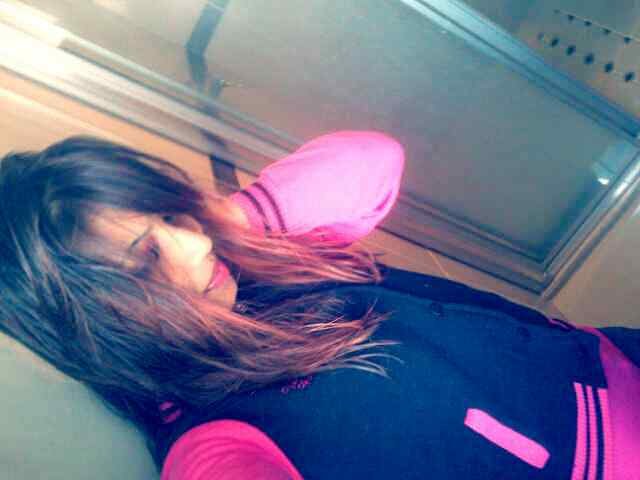 nazmeera_naz's profile picture. 