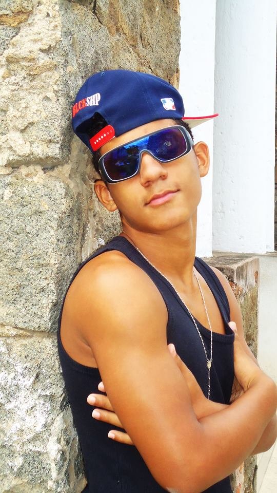 Já sentiu seus olhos encherem de lagrimas por ter lido algo que não deveria ter lido :/
