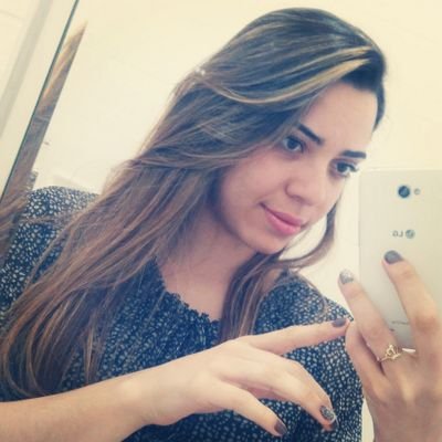 “A lua está cheia, o que me fez pensar em você. Pois sei que não importa o que estou fazendo, e onde estou, esta lua será sempre do mesmo tamanho da sua.