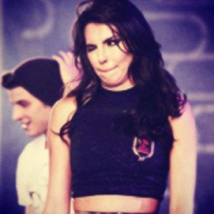 AMO MEL FRONCKOWIAR E CHAY SUEDE