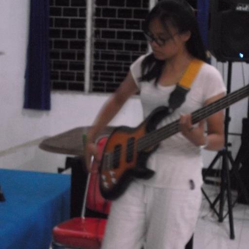 mohon hentikan langkahku saat aku melangkah, jika memang harus