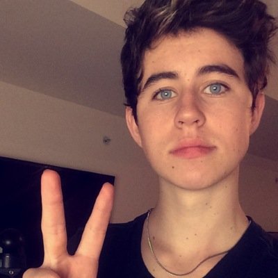 free follow // follow @avons_pride // she follow back